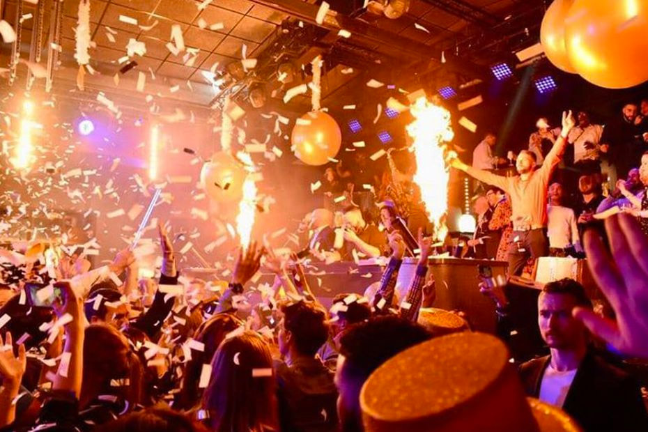 Traslado al aeropuerto de Marrakech-Menara Discoteca de Marrakech